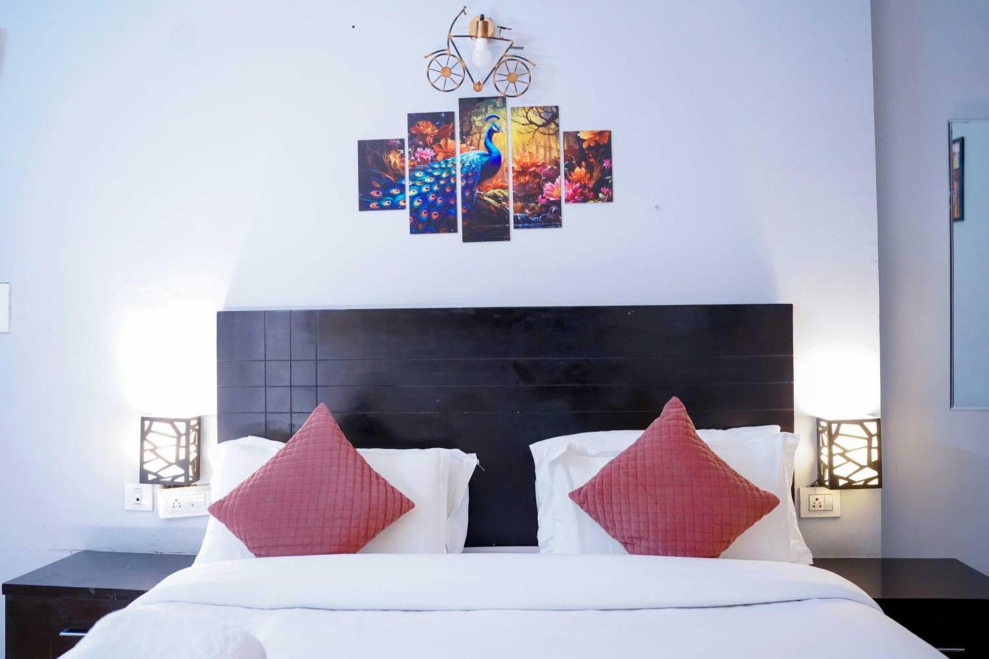 Vrindavan Dreams Hotel And Suites Εξωτερικό φωτογραφία