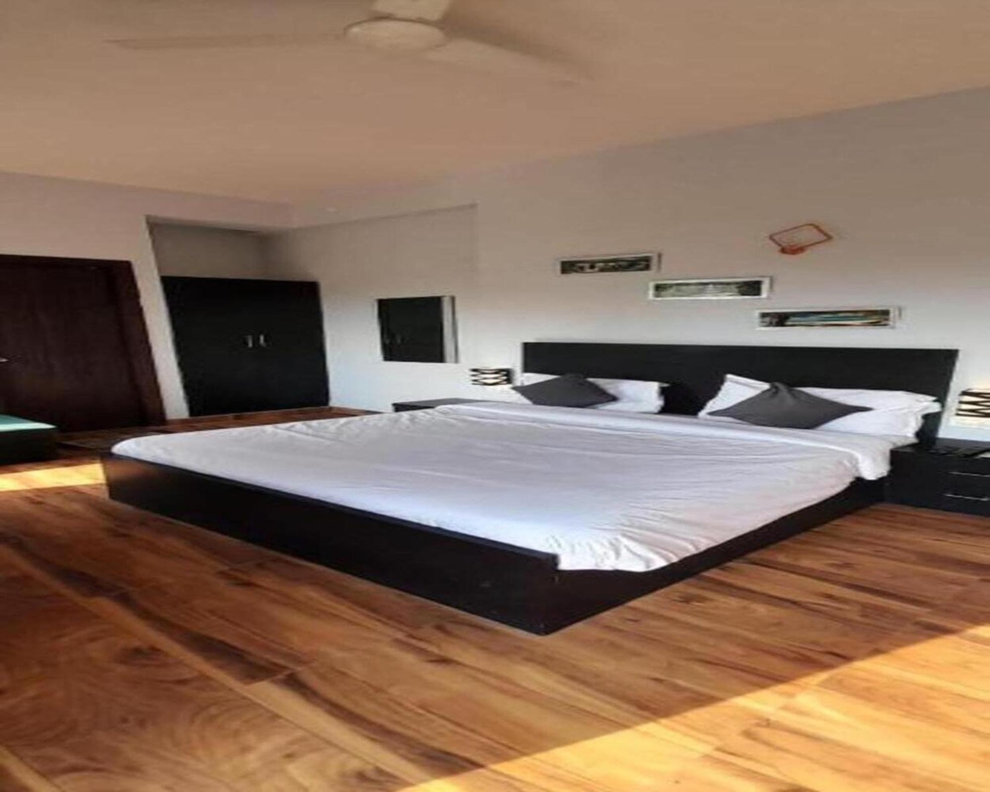 Vrindavan Dreams Hotel And Suites Εξωτερικό φωτογραφία