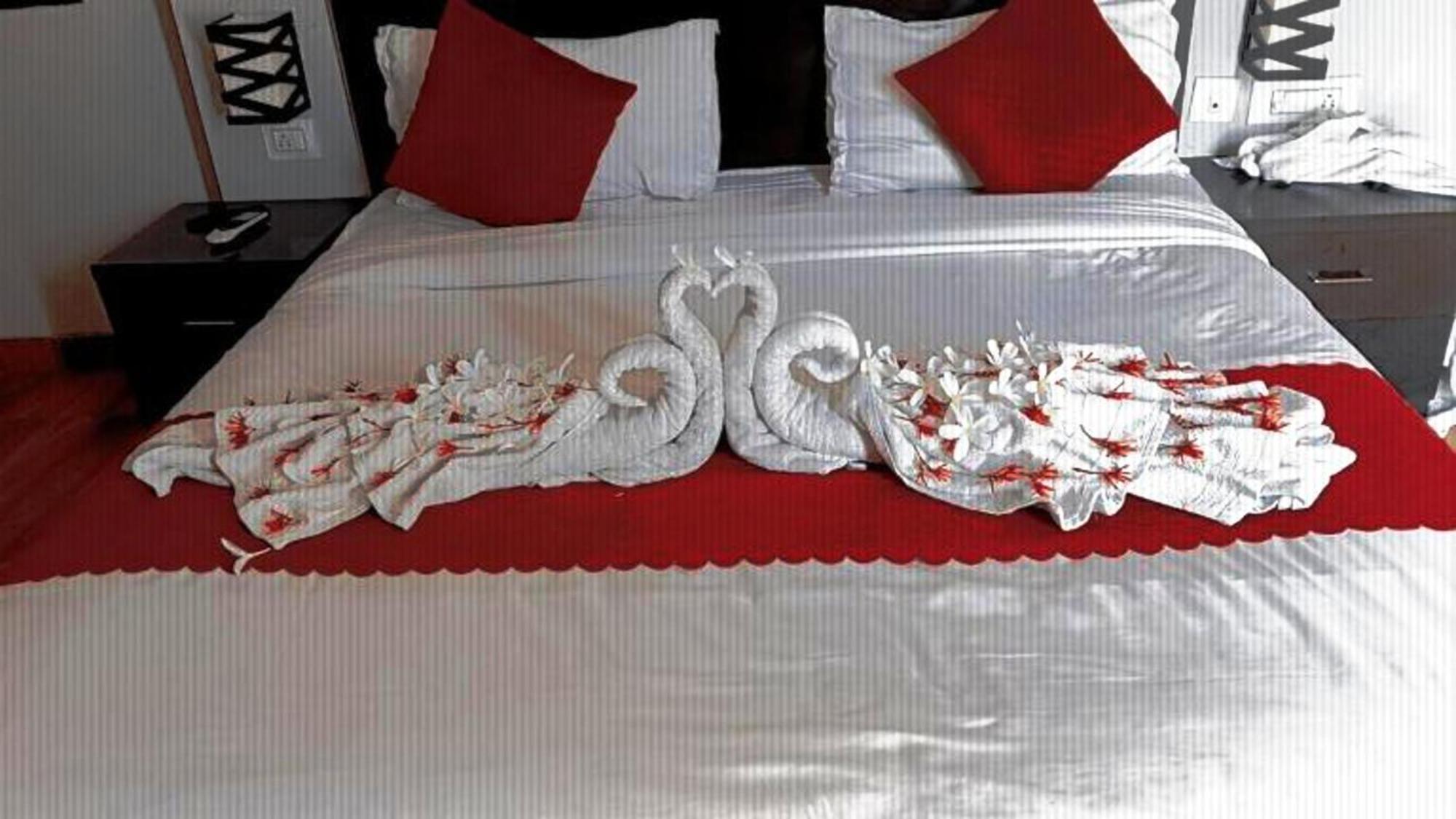Vrindavan Dreams Hotel And Suites Εξωτερικό φωτογραφία