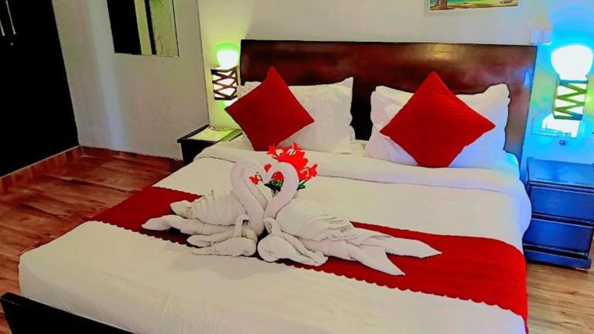 Vrindavan Dreams Hotel And Suites Εξωτερικό φωτογραφία