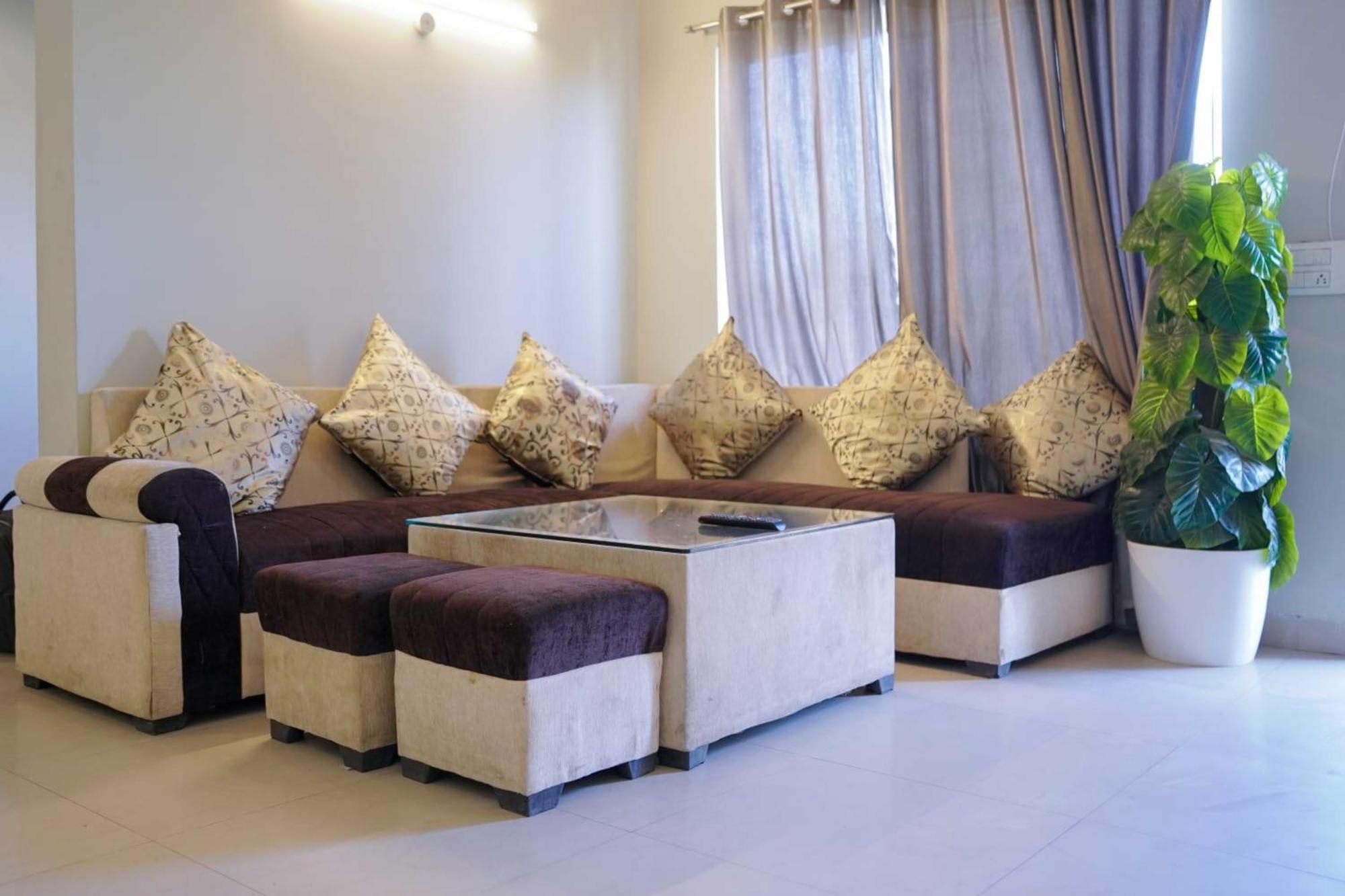 Vrindavan Dreams Hotel And Suites Εξωτερικό φωτογραφία