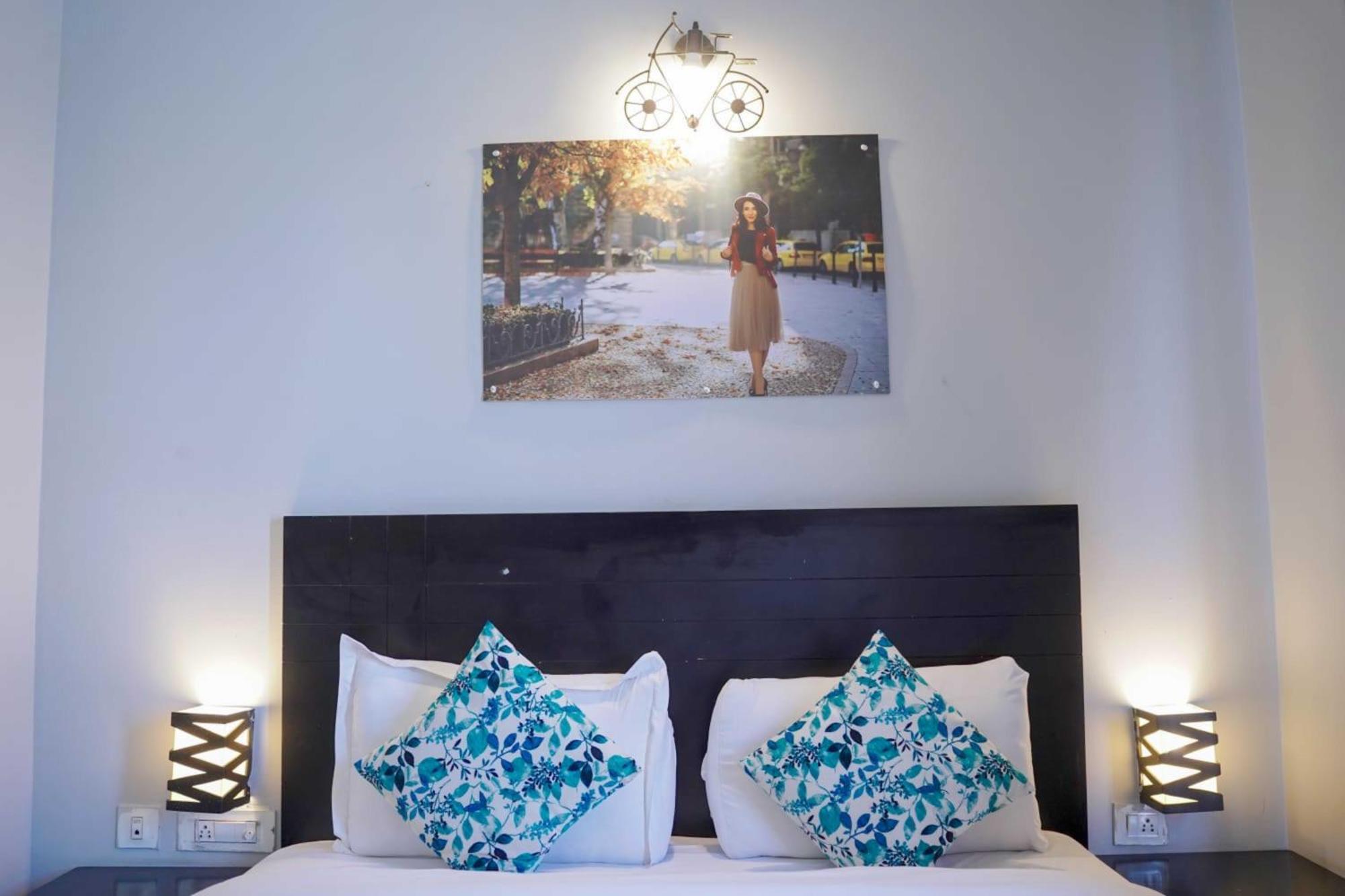 Vrindavan Dreams Hotel And Suites Εξωτερικό φωτογραφία