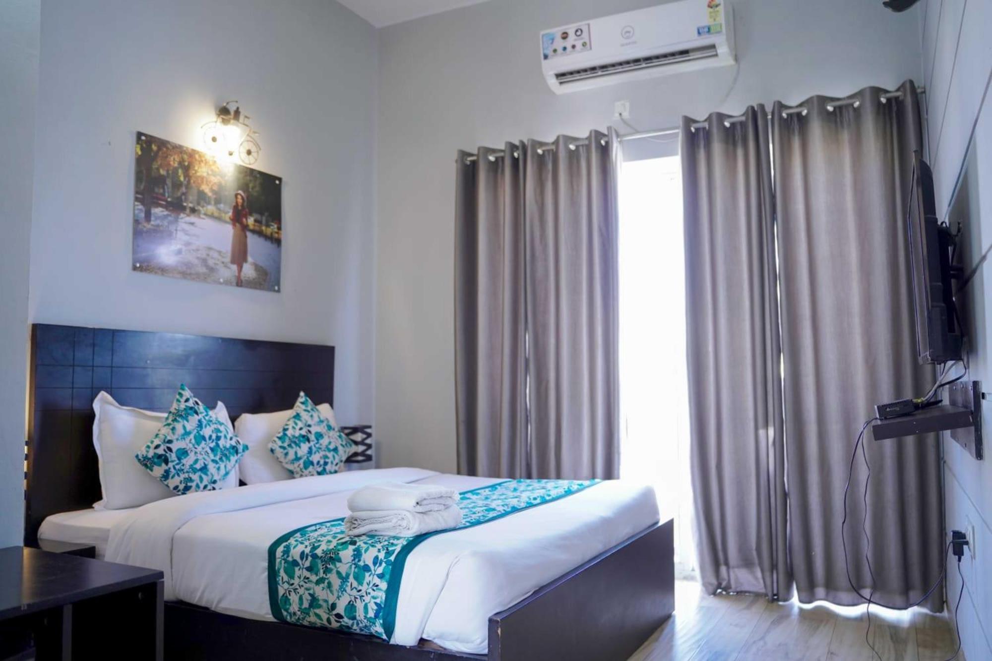 Vrindavan Dreams Hotel And Suites Εξωτερικό φωτογραφία